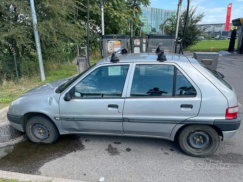 Usata Citroën Saxo 60 CV (44 kW) 2001 Grigio Utilitaria