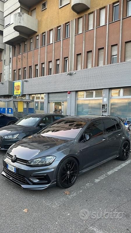 Grigio Usata 2018 VW Golf VII R | 21.500 € (Buon prezzo) - Immagine 1/4