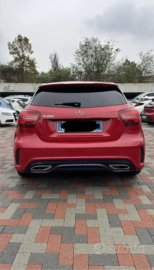 Usata Mercedes A180 Premium 122 CV (89 kW) 2016 Rosso Berlina