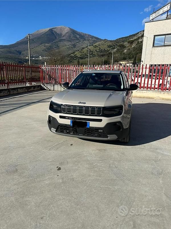 Usata Jeep Avenger Summit 100 CV (73 kW) 2024 Bianco SUV