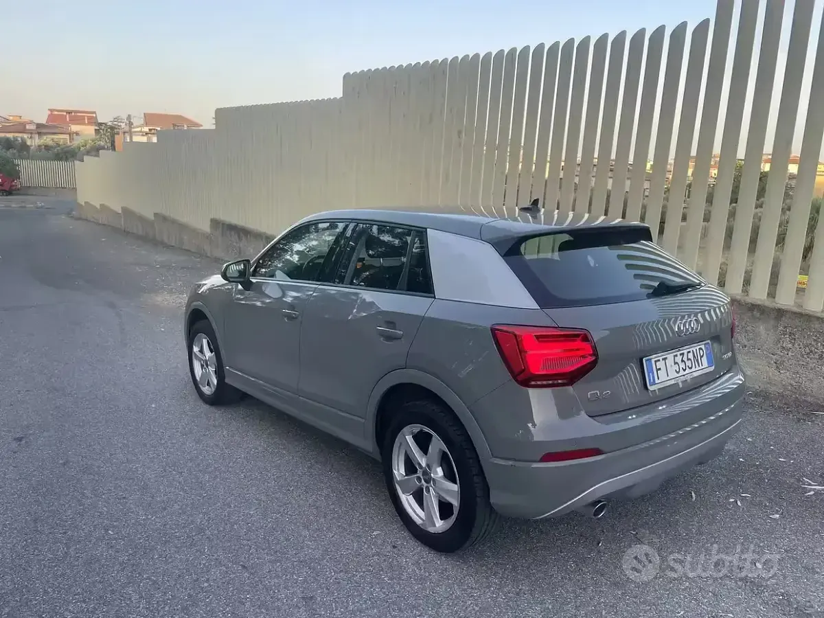 Usata Audi Q2 Admired 116 CV (85 kW) 2019 Grigio SUV