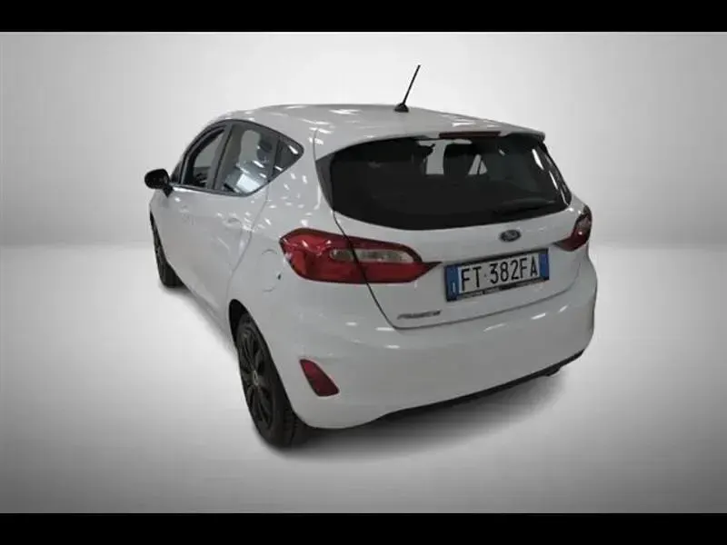 Usata Ford Fiesta Titanium 2018 Grigio chiaro Utilitaria