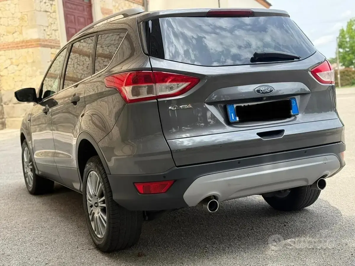 Usata Ford Kuga Titanium 163 CV (119 kW) 2014 Grigio SUV
