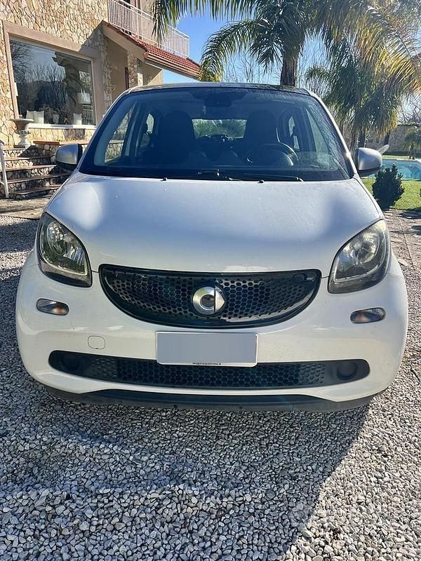 Usata Smart ForFour 71 CV (52 kW) 2017 Bianco Utilitaria