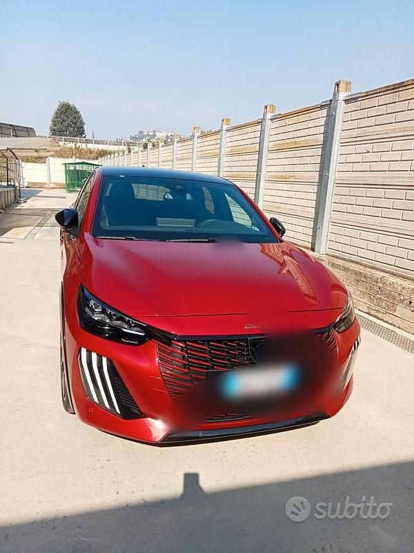 Usata Peugeot 208 101 CV (74 kW) 2025 Rosso Utilitaria