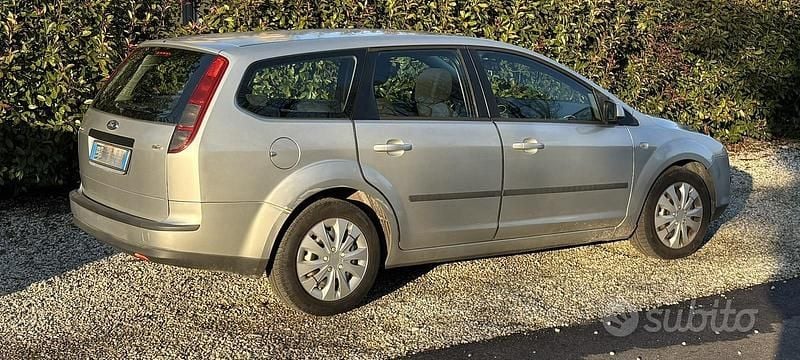 Usata Ford Focus 116 CV (85 kW) 2006 Grigio Berlina