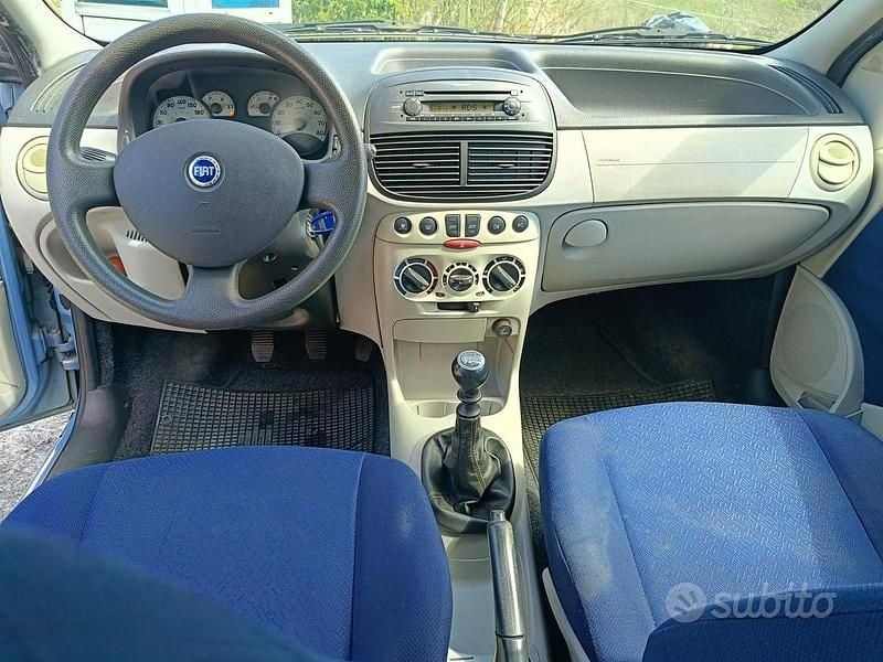 Usata Fiat Punto 2004 Blu Utilitaria