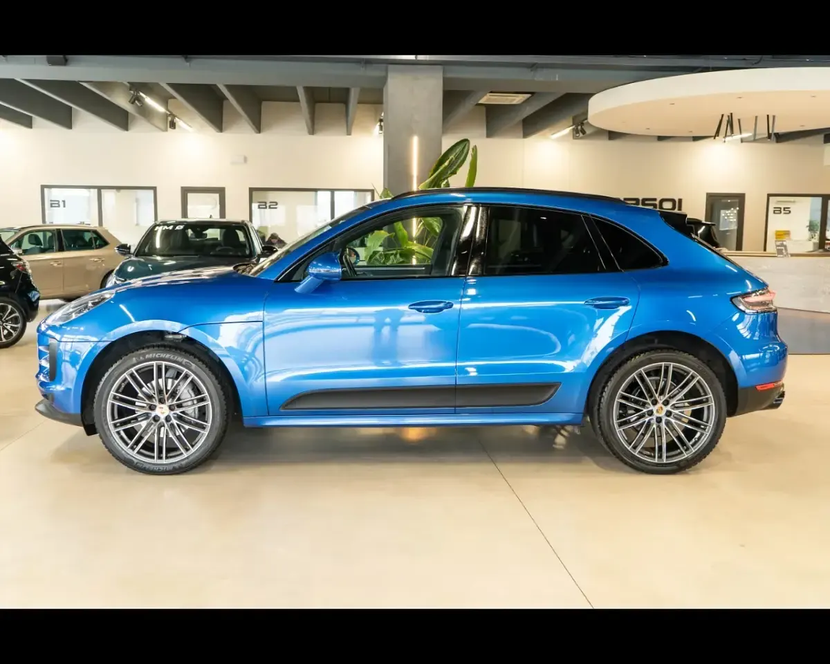 Usata Porsche Macan 245 CV (180 kW) 2019 Azzurro met. tetto nero SUV