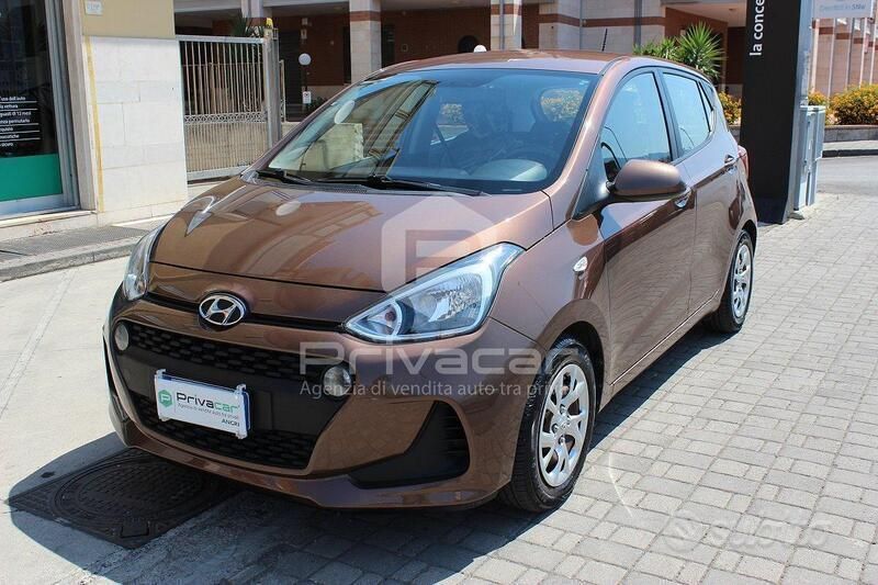 Usata 2019 Hyundai i10 Advanced Due volumi | 8700 € (Buon prezzo) - Immagine 1/4