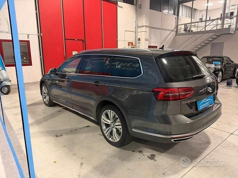 Usata VW Passat Alltrack 190 CV (139 kW) 2016 Grigio Station wagon