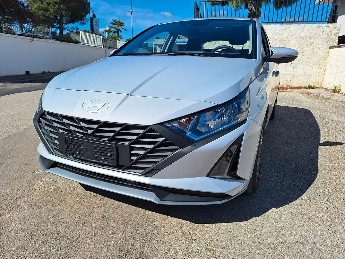 Nuova Hyundai i20 100 CV (73 kW) 2026 Nero Utilitaria