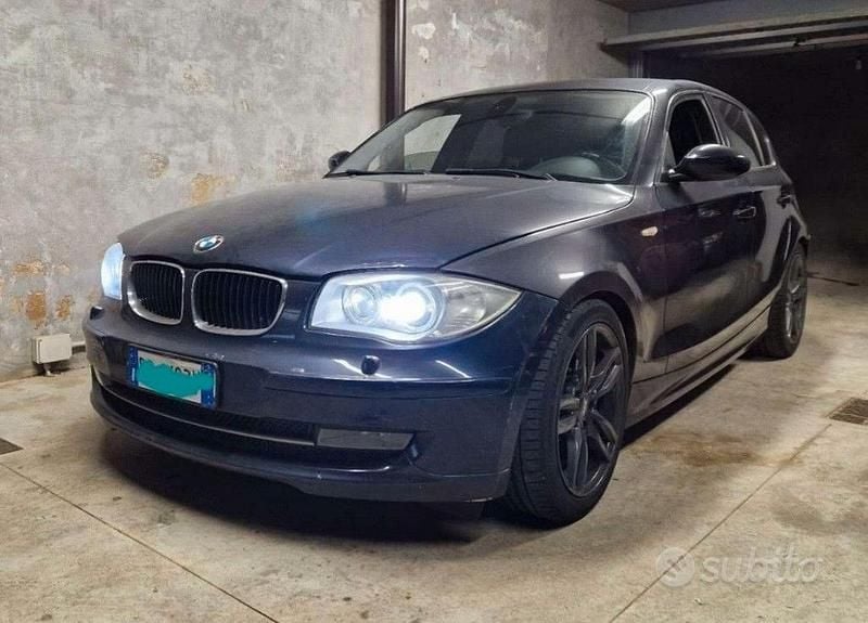 Usata BMW 116 122 CV (89 kW) 2008 Blu Utilitaria