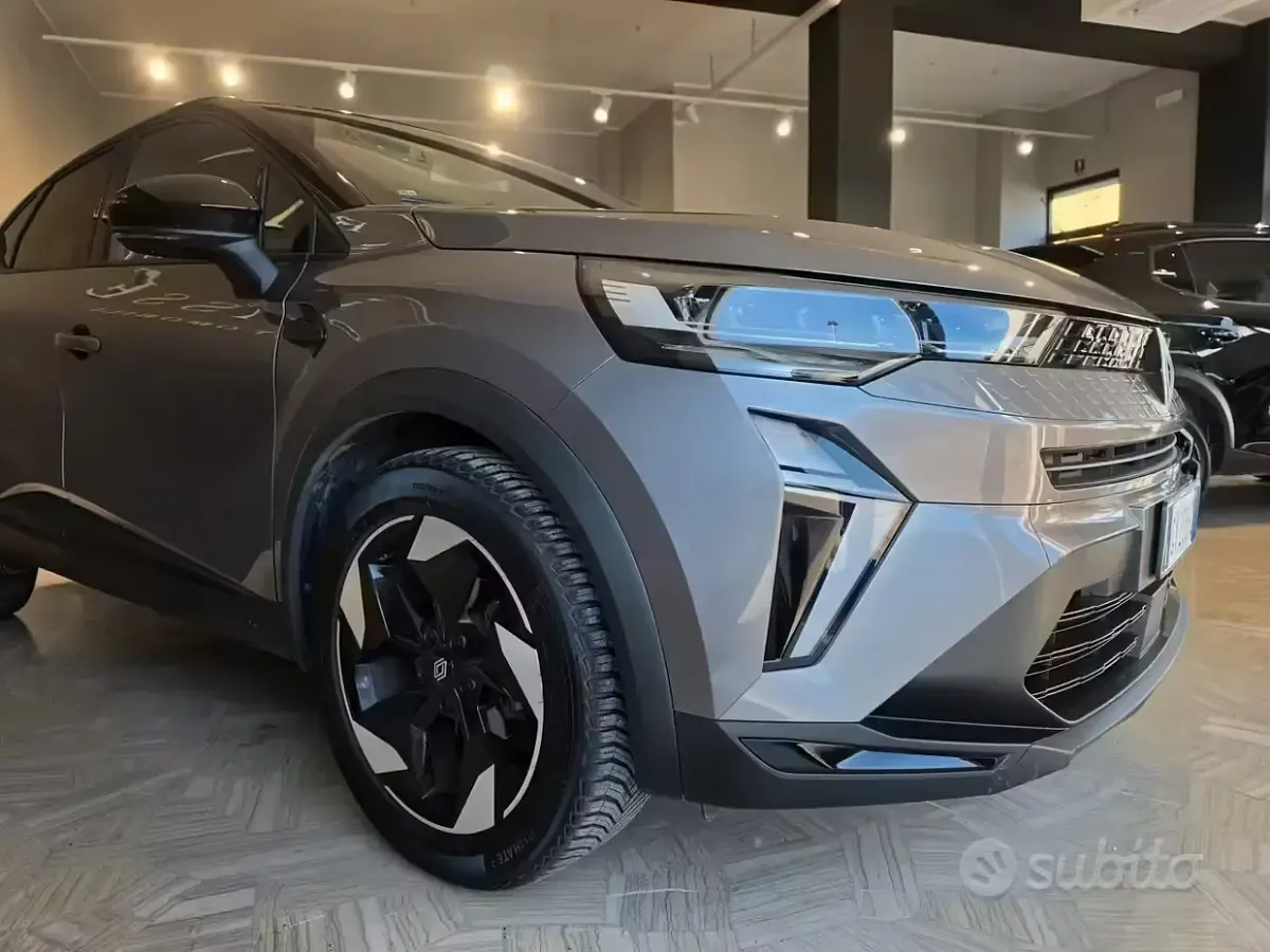 Usata Renault Captur Techno 91 CV (66 kW) 2025 Grigio SUV