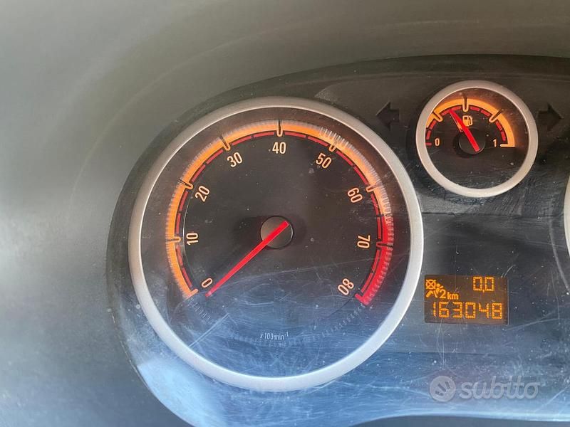 Usata Opel Corsa 80 CV (58 kW) 2007 Nero Utilitaria