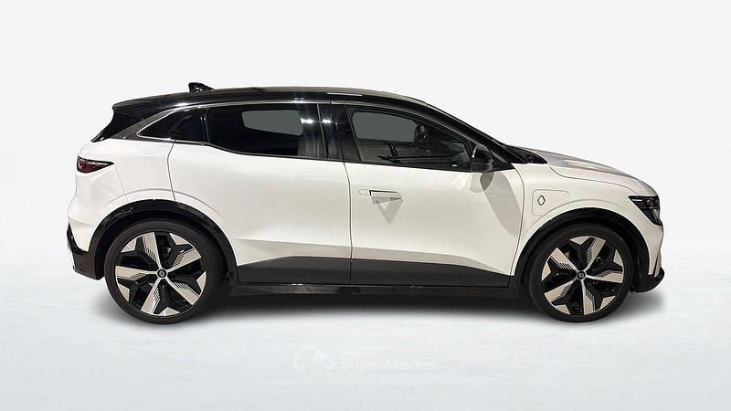 Begagnad Renault Megane E-Tech Techno 161 kW (220 HK) 2022 Vit Sedan