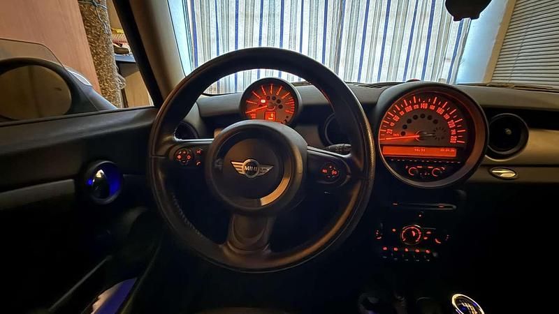 Usata Mini ONE 75 CV (55 kW) 2011 Utilitaria