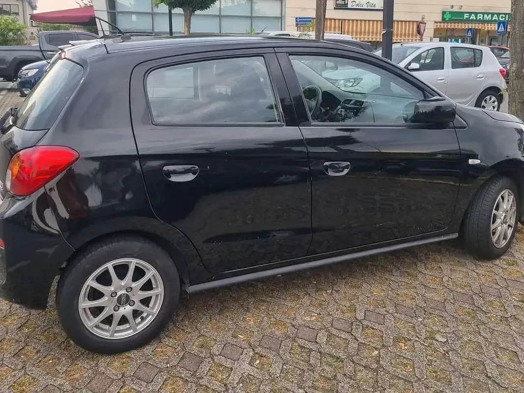 Usata Mitsubishi Space Star Invite 75 CV (55 kW) 2019 Nero Utilitaria