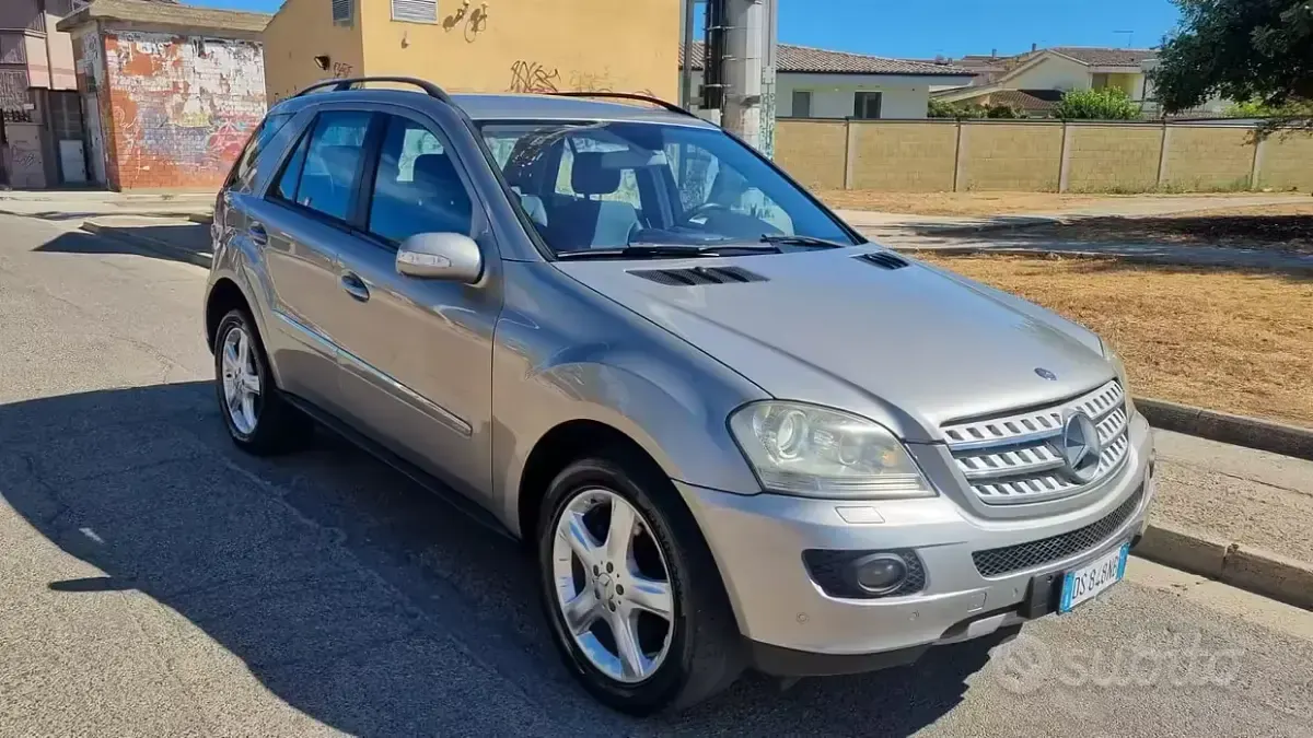Usata Mercedes ML320 224 CV (164 kW) 2008 Grigio SUV
