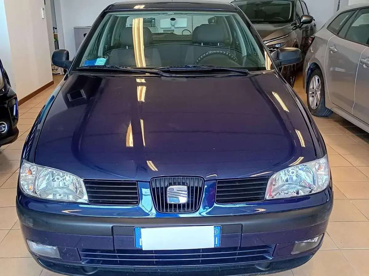 Usata Seat Ibiza 60 CV (44 kW) 2001 Blu met. Utilitaria