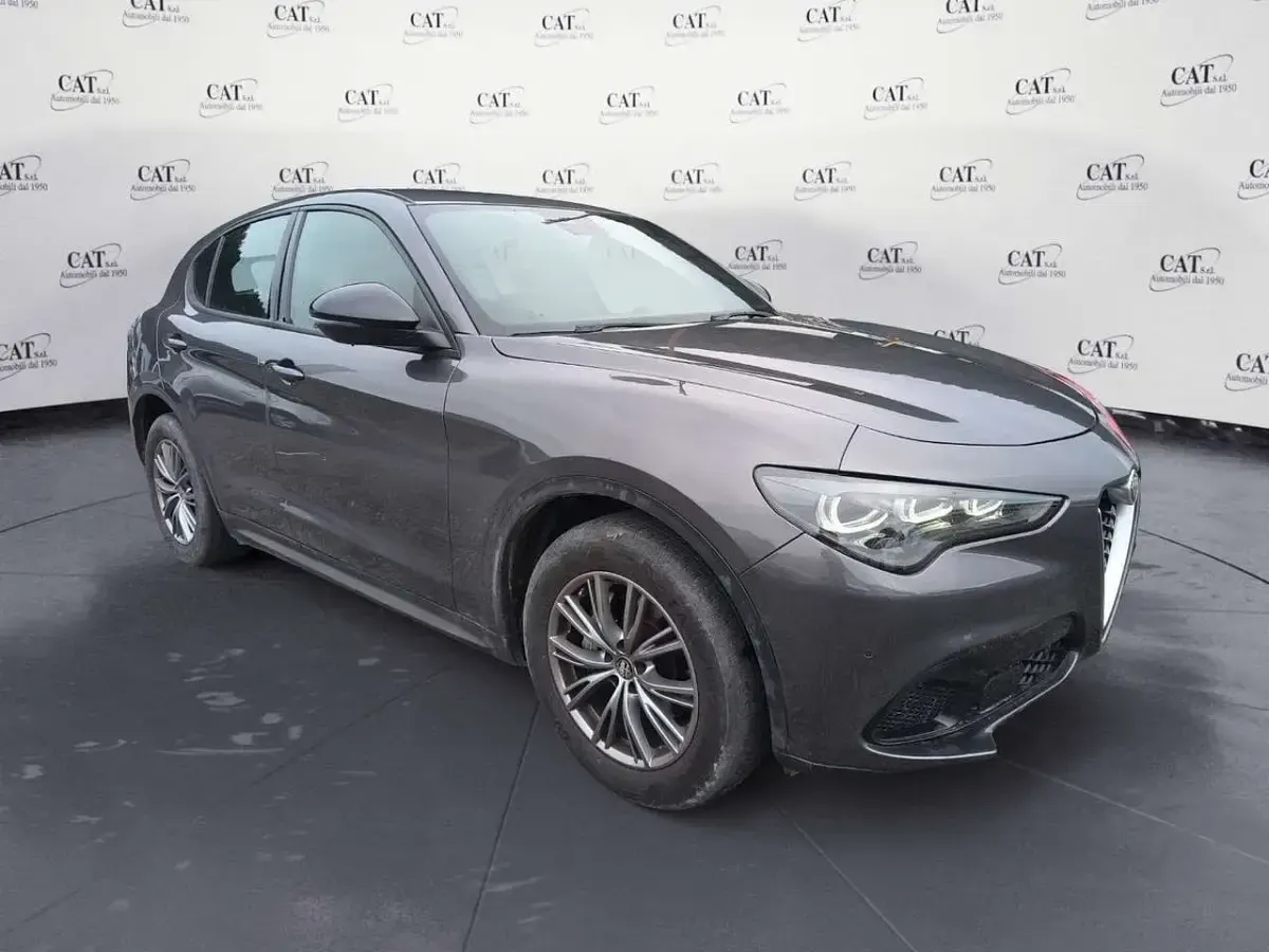 Usata Alfa Romeo Stelvio Super 209 CV (153 kW) 2023 Grigio SUV