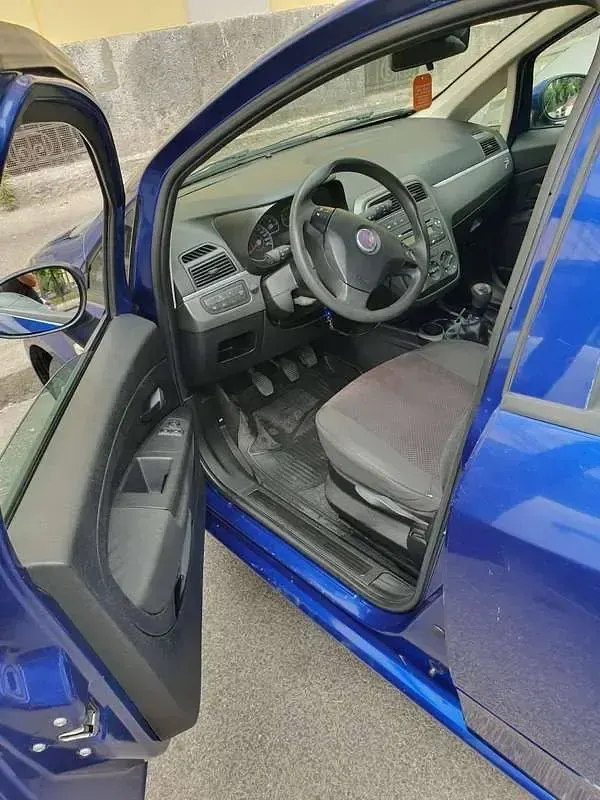 Usata Fiat Grande Punto Active 75 CV (55 kW) 2008 Blu/azzurro Utilitaria