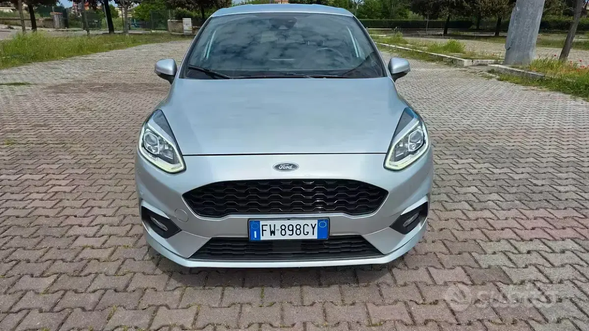 Usata Ford Fiesta ST-Line 86 CV (63 kW) 2019 Grigio Utilitaria