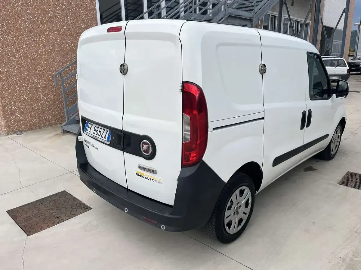 Usata Fiat Doblò 105 CV (77 kW) 2017 Bianco Monovolume
