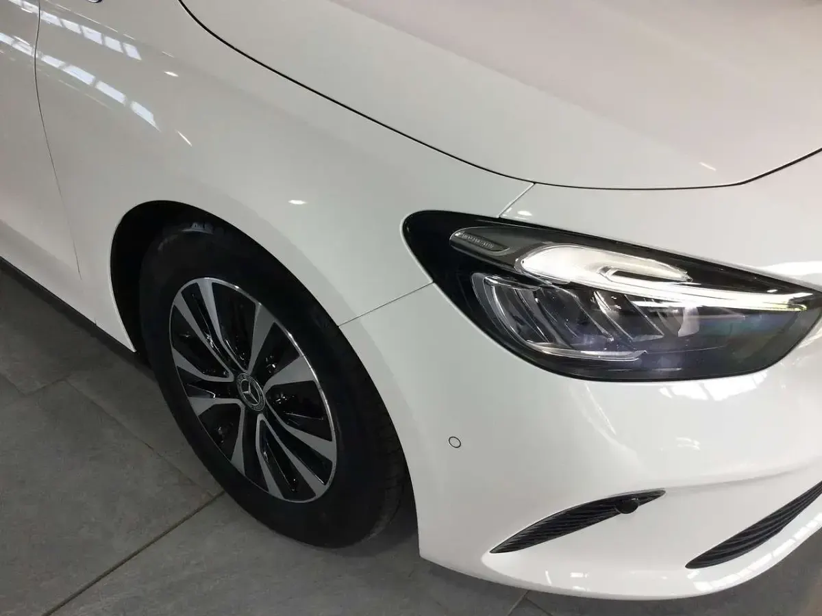 Usata Mercedes B180 Advanced 116 CV (85 kW) 2023 Bianco Monovolume