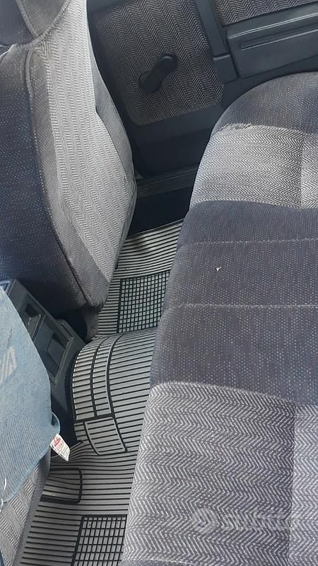 Usata Alfa Romeo 75 105 CV (77 kW) 1992 Grigio Berlina