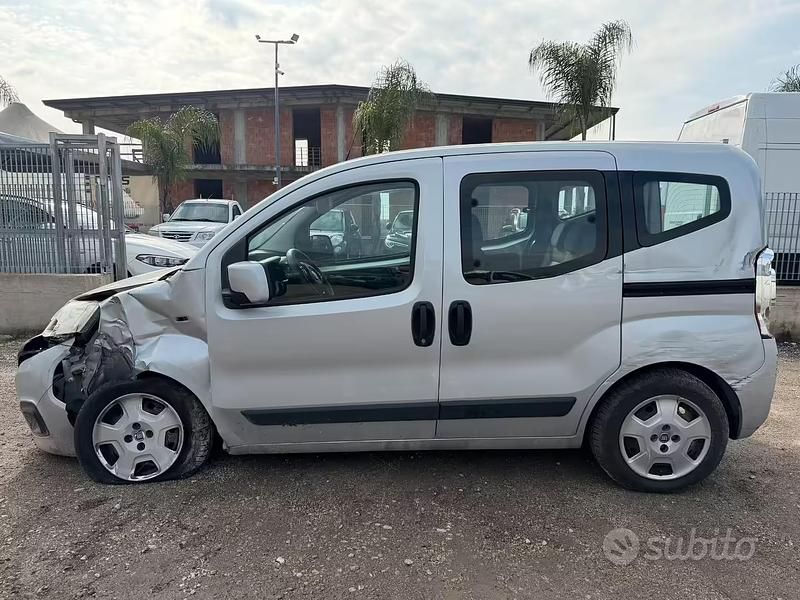Usata Fiat Qubo Trekking 70 CV (51 kW) 2017 Grigio Monovolume