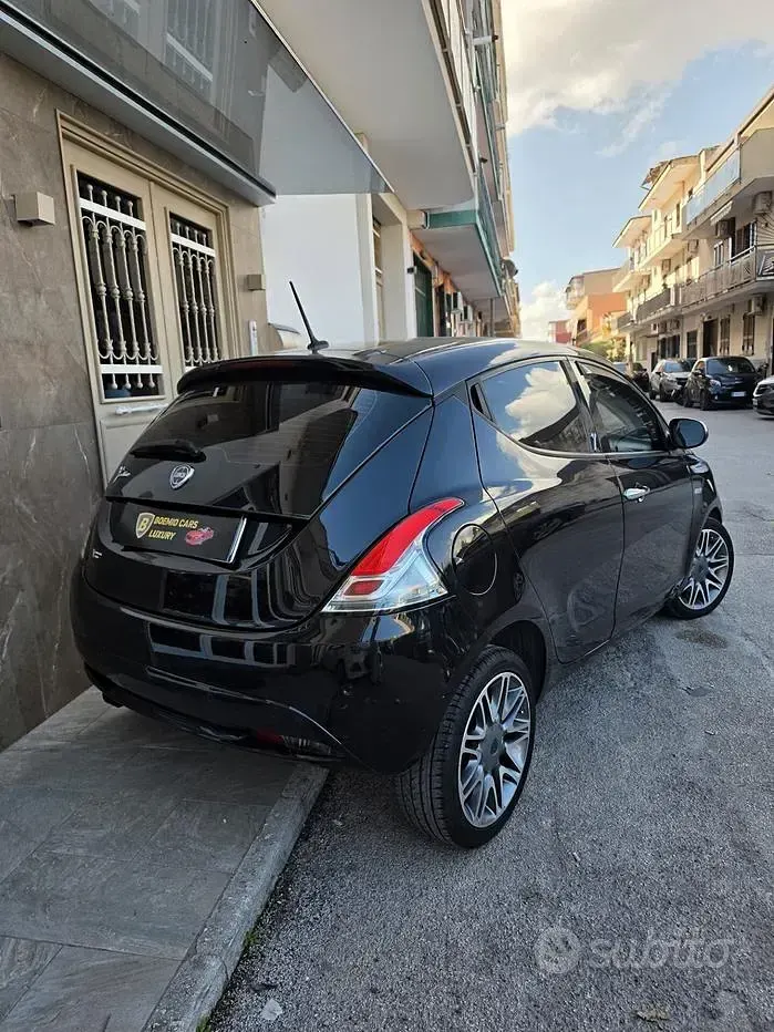 Usata Lancia Ypsilon S 95 CV (69 kW) 2016 Nero Utilitaria