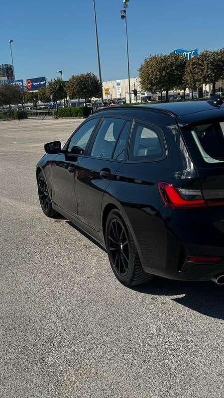 Usata BMW 318 150 CV (110 kW) 2022 Nero Station wagon