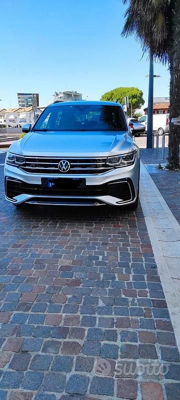 Usata VW Tiguan R-line 150 CV (110 kW) 2021 Grigio SUV