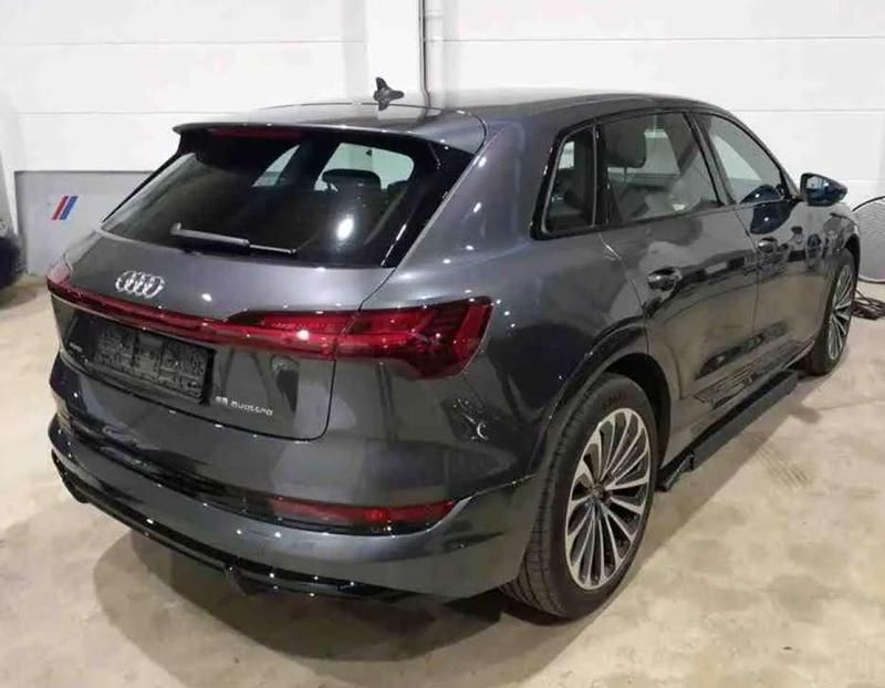 Usata Audi e-tron S-Line 158 kW (215 CV) 2022 Grigio SUV