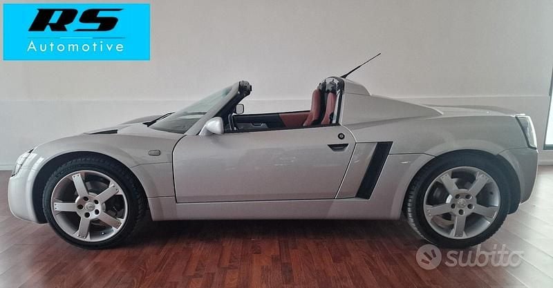 Usata Opel Speedster 147 CV (108 kW) 2002 Grigio Cabrio