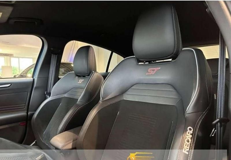 Usata Ford Focus ST 280 CV (205 kW) 2021 Blu/azzurro Berlina