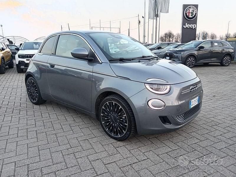 Usata Fiat 500e La Prima 86 kW (118 CV) 2021 Grigio Berlina