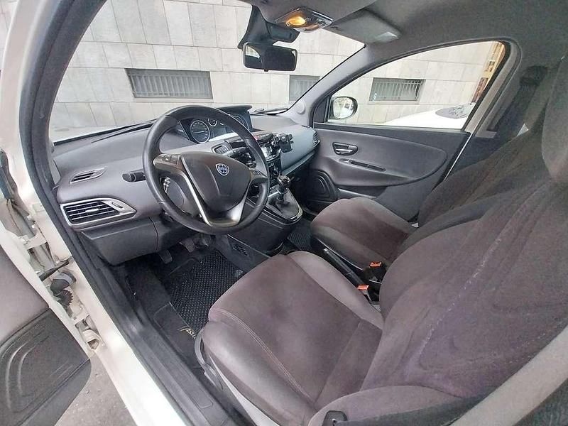 Usata Lancia Ypsilon Gold 69 CV (50 kW) 2012 Utilitaria