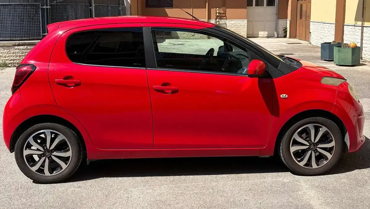 Usata Citroën C1 PureTech 82 CV (60 kW) 2015 Rosso Utilitaria