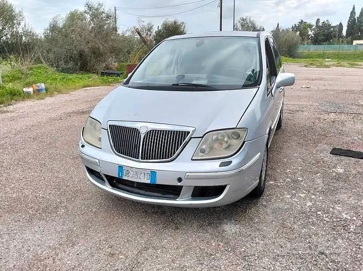 Usata Lancia Phedra 136 CV (100 kW) 2006 Grigio Monovolume