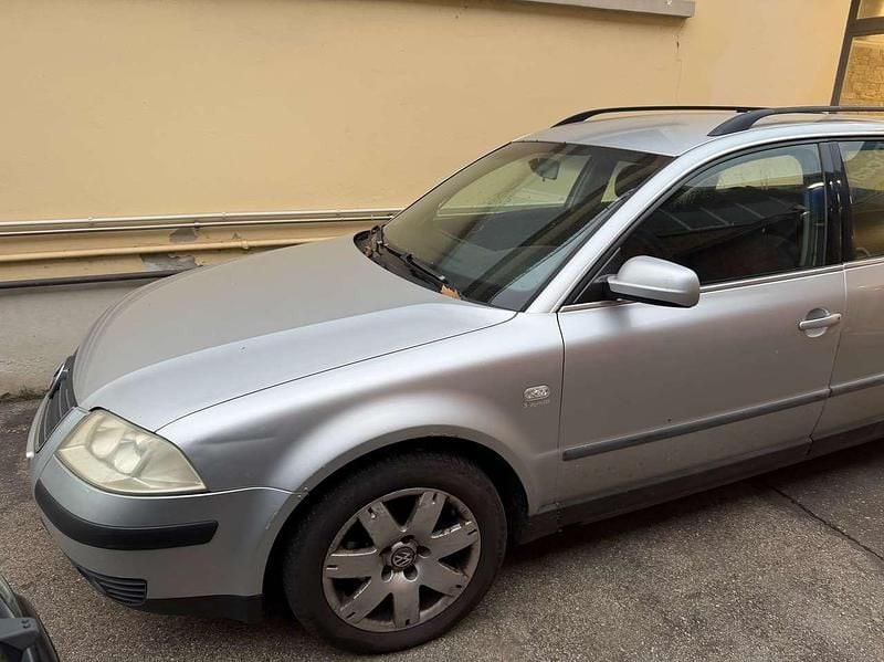 Grigio Usata 2003 VW Passat Business Station wagon | 1000 € (Buon prezzo) - Immagine 1/4