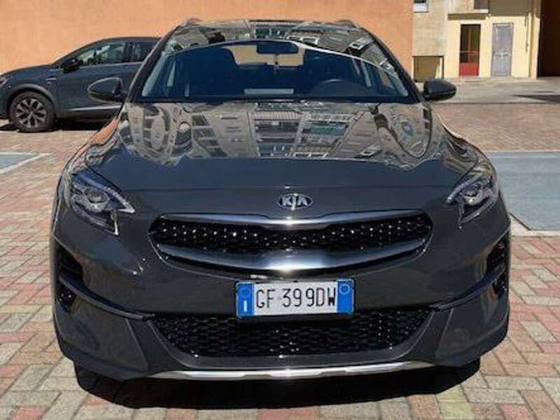 Grigio Usata 2021 Kia XCeed 2 SUV | 18.000 € (Buon prezzo) - Immagine 1/4