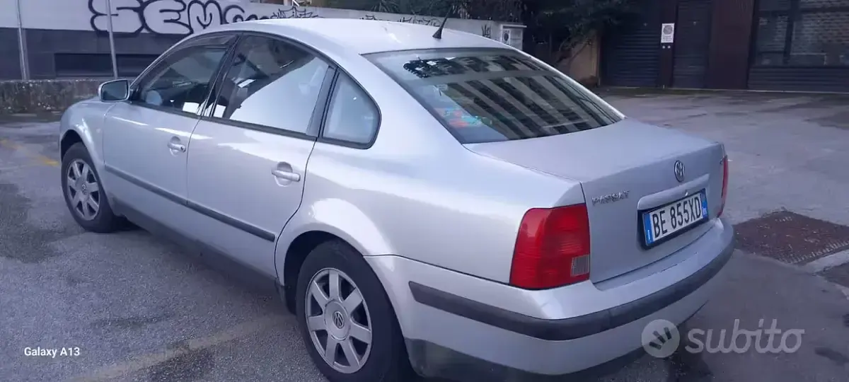 Usata VW Passat 125 CV (91 kW) 1999 Grigio Berlina