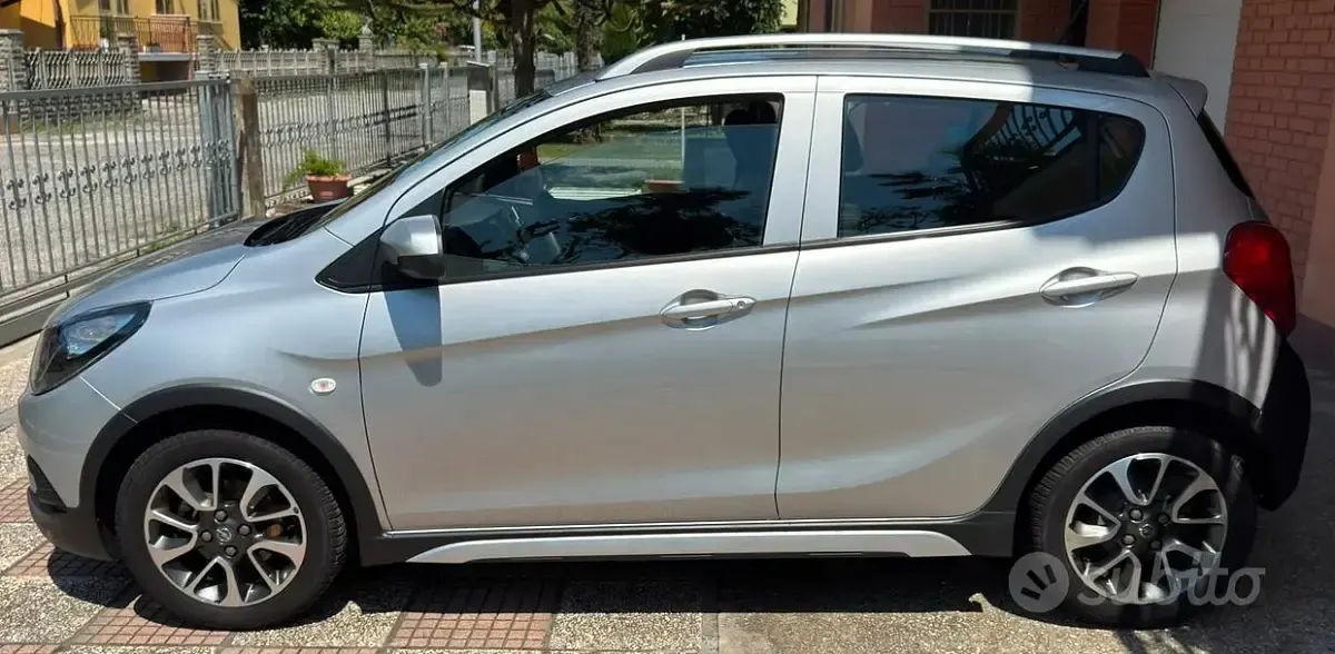 Usata Opel Karl Rocks 75 CV (55 kW) 2018 Grigio Utilitaria