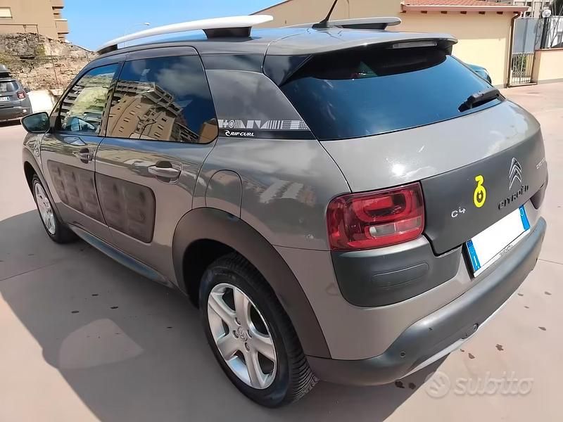 Usata Citroën C4 99 CV (72 kW) 2017 Grigio SUV