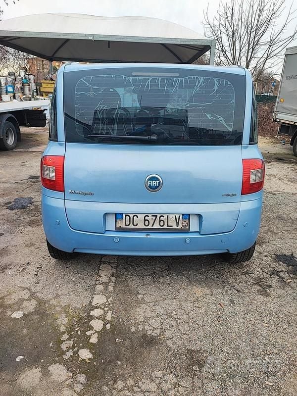 Usata Fiat Multipla 120 CV (88 kW) 2006 Blu Monovolume