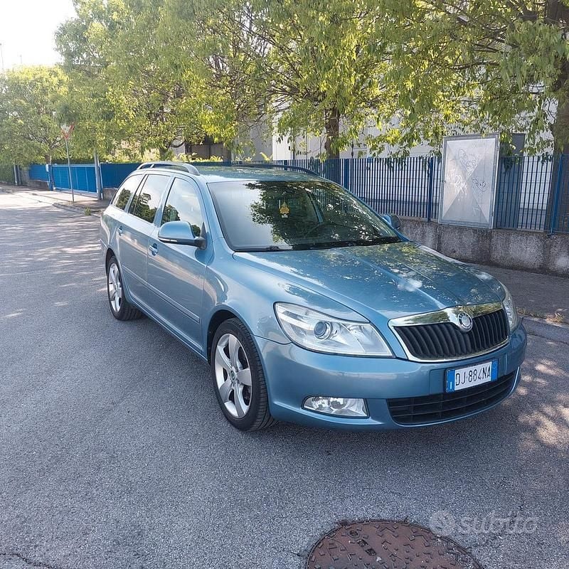 Usata Skoda Octavia 140 CV (102 kW) 2009 Blu Station wagon