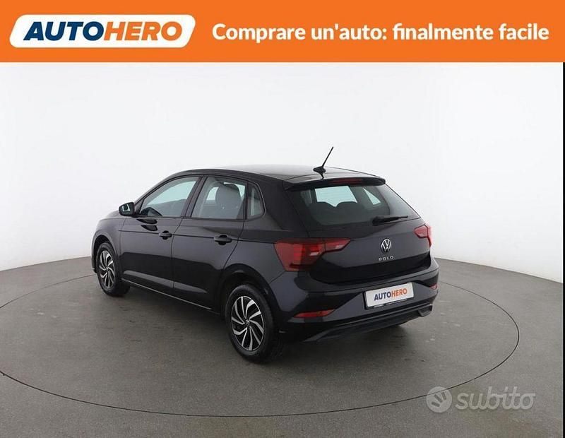 Käytetty VW Polo Life 95 HP (69 kW) 2022 Musta Viistoperä
