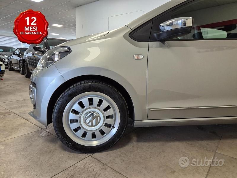 Usata VW up! Move 68 CV (50 kW) 2015 Grigio Utilitaria