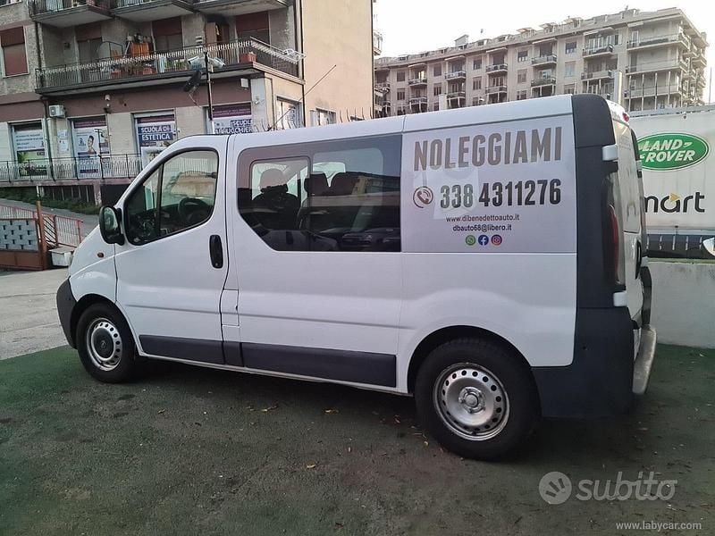 Usata Opel Vivaro 100 CV (73 kW) 2006 Monovolume